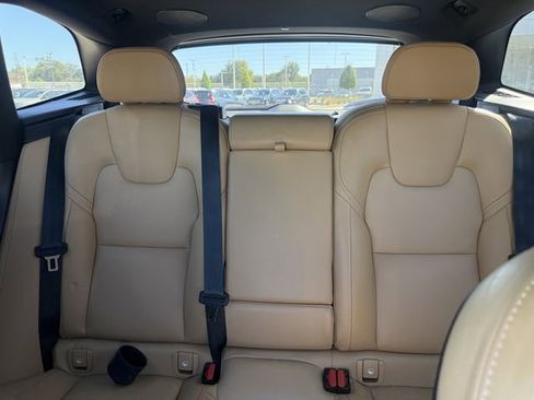 Certified 2023 Volvo XC60 B5 Ultimate image 23