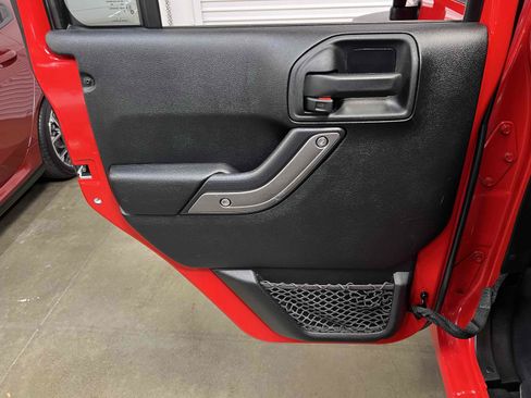 Used 2015 Jeep Wrangler Unlimited Sport w/ Quick Order Package 24S AWD/4WD image 50