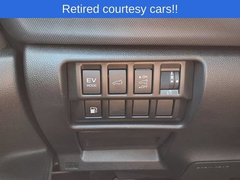 Used 2025 Subaru Forester Limited AWD/4WD image 16