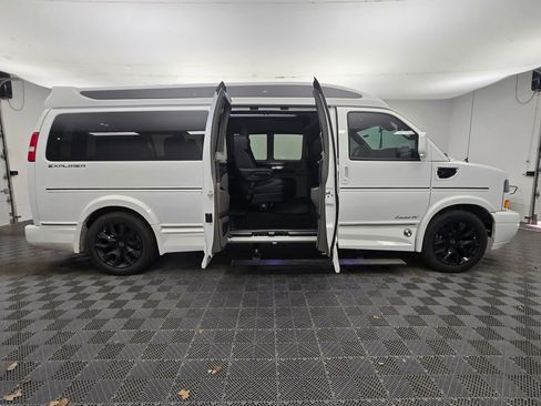New 2025 GMC Savana 2500 Extended w/ Driver Convenience Package image 11