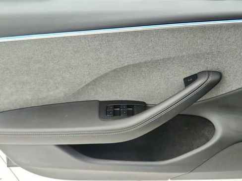 Used 2024 Tesla Model 3 Standard Range image 33