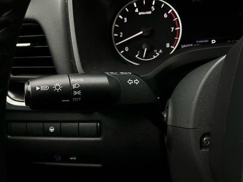 Used 2025 Nissan Rogue SV image 35