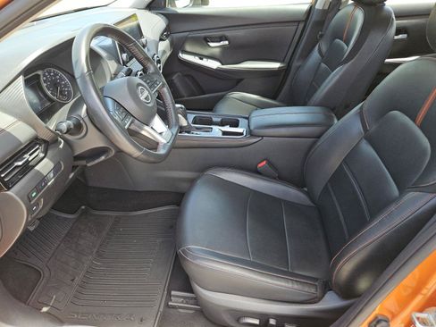 Used 2025 Nissan Sentra SR w/ SR Premium Package FWD image 23