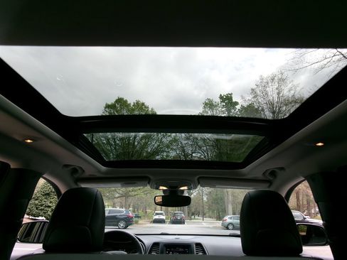 Used 2019 Jeep Cherokee Latitude Plus w/ Comfort/Convenience Group image 37