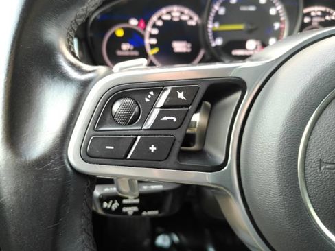 Used 2021 Porsche Cayenne E-Hybrid w/ Premium Package AWD/4WD image 41