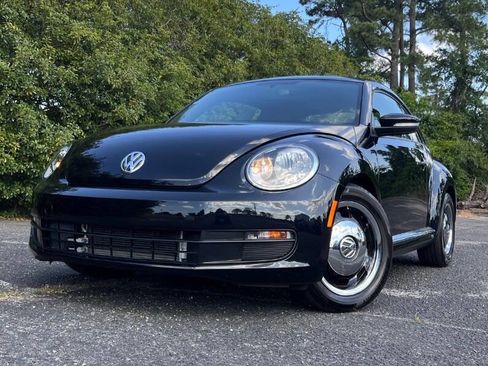 Used 2016 Volkswagen Beetle 1.8T Classic FWD image 2
