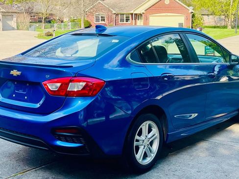 Used 2017 Chevrolet Cruze LT w/ Convenience Package image 10