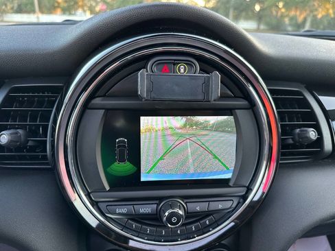 Used 2019 MINI Cooper S w/ Premium Package image 18