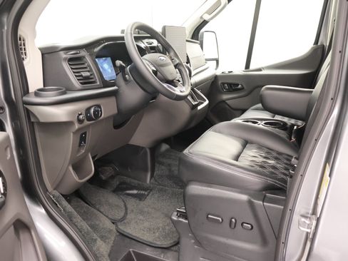 Used 2026 Ford Transit 250 148 Medium Roof Extended AWD image 8