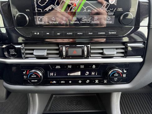 Used 2025 Nissan Pathfinder Platinum w/ Cargo Package image 23