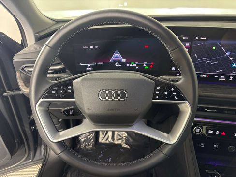 Used 2025 Audi Q5 Premium w/ Premium Plus AWD/4WD image 11