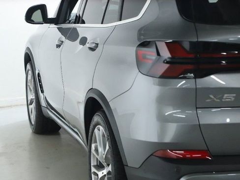 Certified 2024 BMW X5 xDrive40i w/ Premium Package image 41