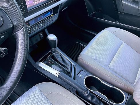 Used 2016 Toyota Corolla LE FWD image 17