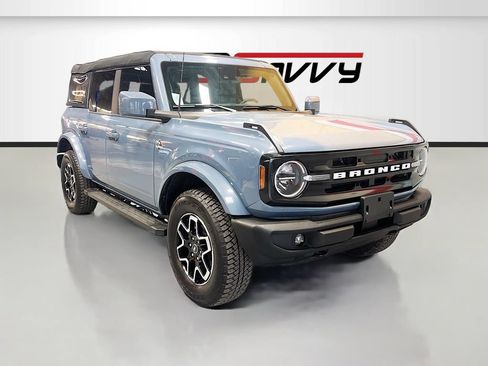 Used 2023 Ford Bronco Outer Banks AWD/4WD image 1