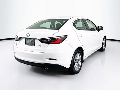 Used 2018 Toyota Yaris iA FWD image 9