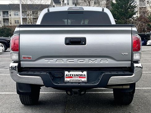 Used 2023 Toyota Tacoma TRD Off-Road image 4