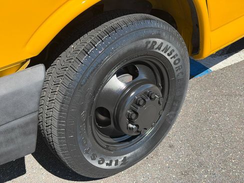 Used 2016 GMC Savana 3500 Extended RWD image 8