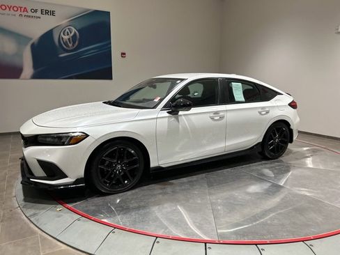 Used 2023 Honda Civic Sport image 3