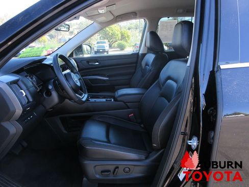 Used 2024 Nissan Pathfinder SL AWD/4WD image 11