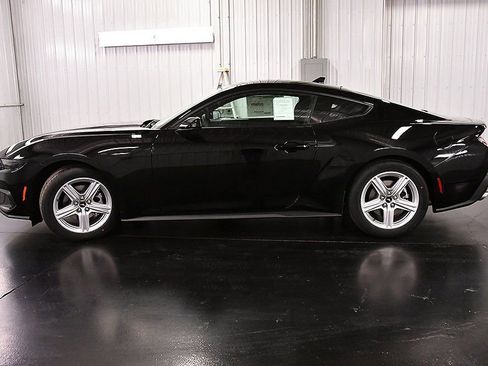 New 2026 Ford Mustang Coupe image 4