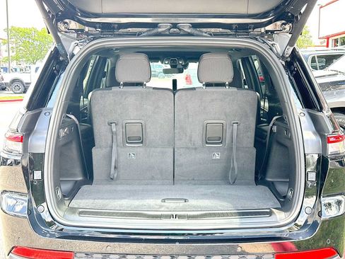 New 2026 Jeep Grand Cherokee L 2WD image 28