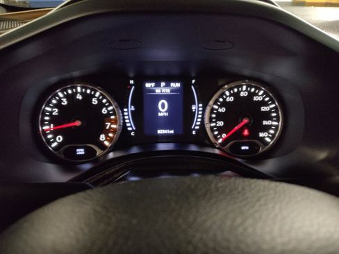 Used 2020 Jeep Renegade Latitude FWD image 23