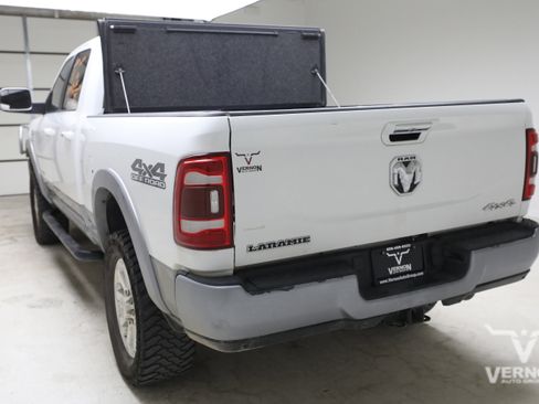 Used 2021 RAM 2500 Laramie AWD/4WD image 2