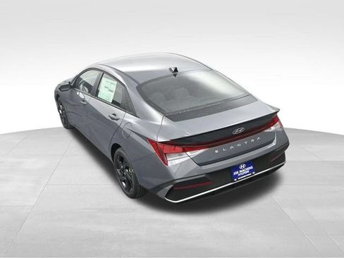 Used 2026 Hyundai Elantra Sport FWD image 27