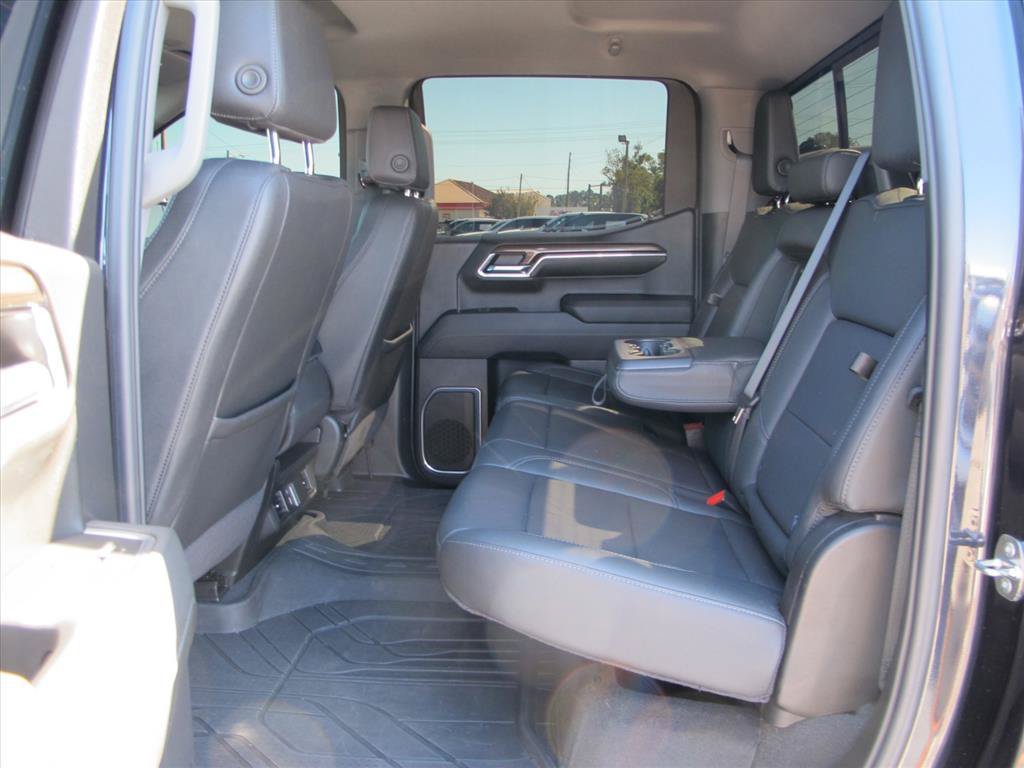 Used 2024 Chevrolet Silverado 1500 LT w/ Leather Package AWD/4WD image 16