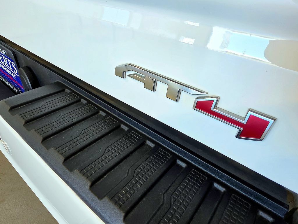 Used 2025 GMC Sierra 1500 AT4 AWD/4WD image 8