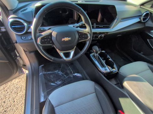 Used 2024 Chevrolet Trax LT w/ Driver Confidence Package image 10