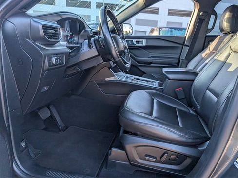 Certified 2020 Ford Explorer XLT w/ Equipment Group 202A image 6