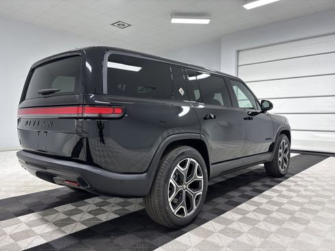 Used 2025 Rivian R1S Adventure AWD/4WD image 5