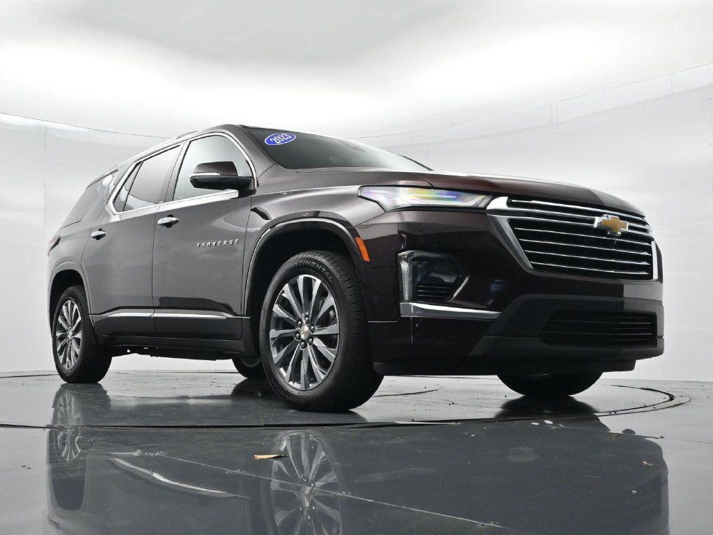 Used 2023 Chevrolet Traverse Premier FWD image 28