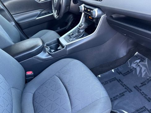 Certified 2021 Toyota RAV4 XLE w/ Convenience Package AWD/4WD image 16