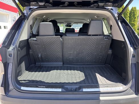 Certified 2024 Toyota Grand Highlander AWD image 29