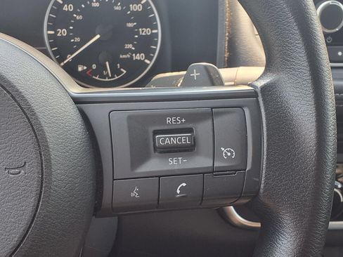 Used 2024 Nissan Rogue S FWD image 16