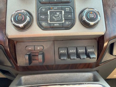Used 2014 Ford F250 Lariat w/ Lariat Ultimate Package AWD/4WD image 25