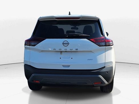 Used 2023 Nissan Rogue S image 6