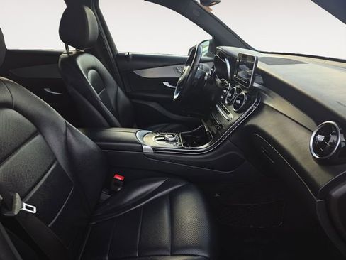 Used 2019 Mercedes-Benz GLC 350e 4MATIC image 15