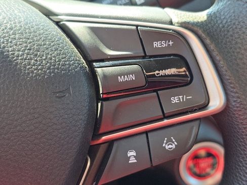 Used 2018 Honda Accord LX image 10