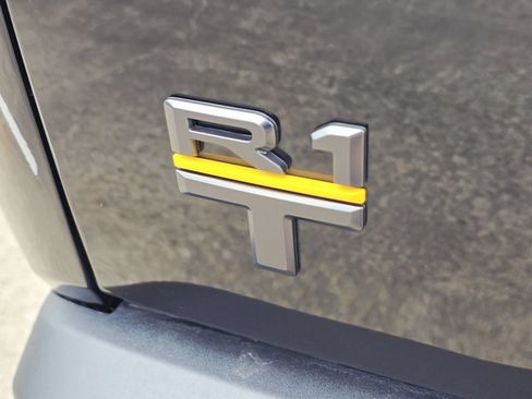 Used 2025 Rivian R1T Premium Tri AWD/4WD image 10