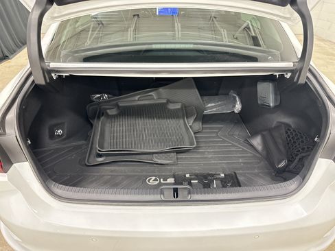 Used 2025 Lexus ES 350 w/ Accessory Package (Z1) FWD image 32