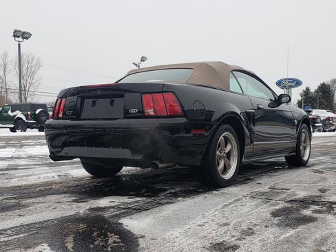 Used 2004 Ford Mustang GT image 3