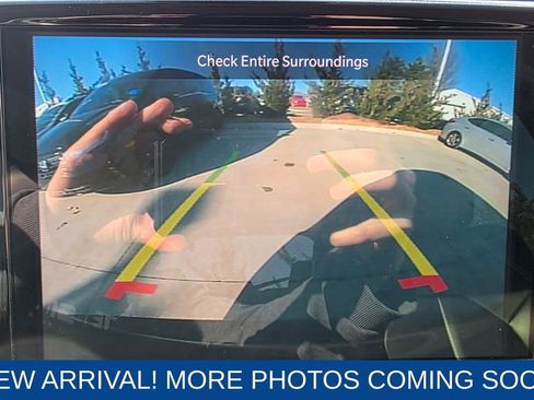 Used 2023 Chrysler Pacifica Touring-L image 20