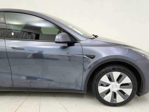 Used 2023 Tesla Model Y Long Range image 8