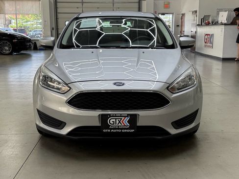 Used 2017 Ford Focus SE FWD image 6