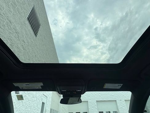 Used 2024 Cadillac XT4 Sport FWD image 13