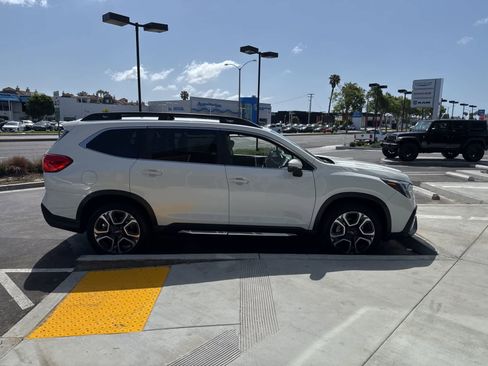 Used 2023 Subaru Ascent Limited image 4