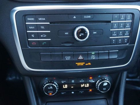 Used 2016 Mercedes-Benz GLA 250 image 36